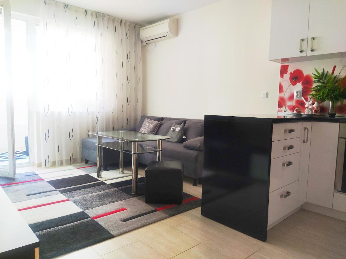 Modern Apartment In Burgasz Kültér fotó