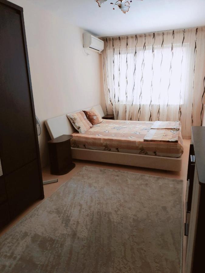 Modern Apartment In Burgasz Kültér fotó