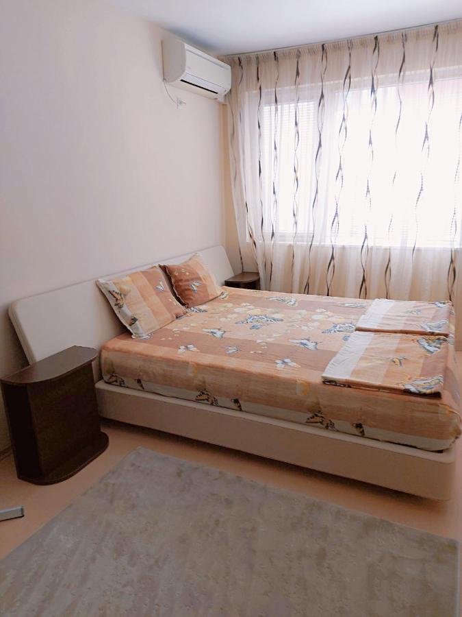 Modern Apartment In Burgasz Kültér fotó